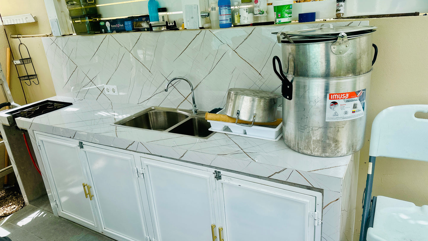 Pvc panel white - brown lines